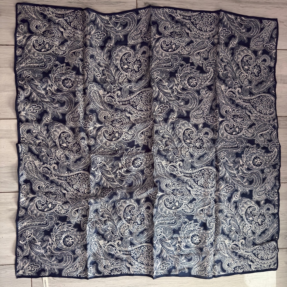 Valerie Stevens Navy and Cream Paisley Throw Blanket